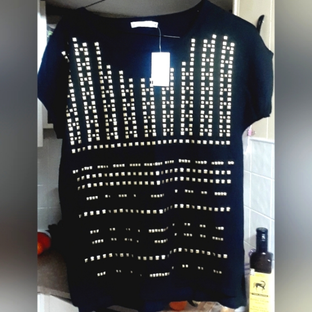 LADIES DRESSY TOP